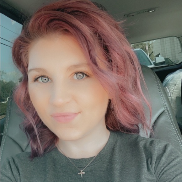 Meet your Posher, Ashley - Picture 2 of 4